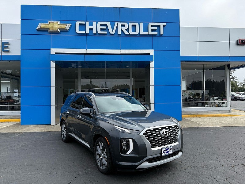 2021 Hyundai Palisade Limited in Grey — front three-quarter view